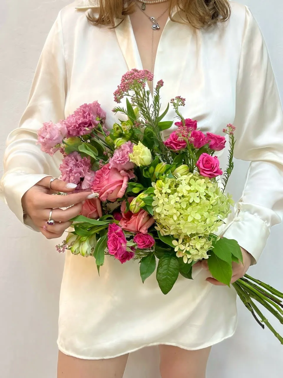Bouquet with hydrangea, roses and lisianthus